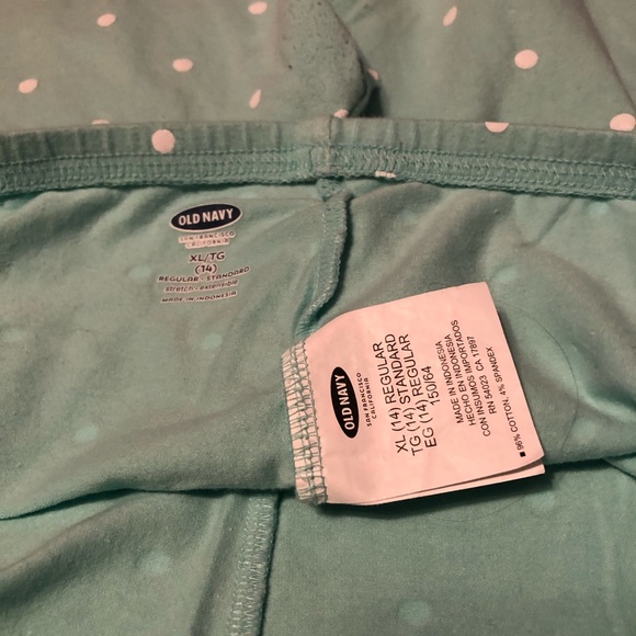 Old Navy Polka Dot Capri Leggings - Picture 3 of 3